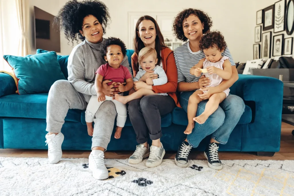 new moms supporting each other